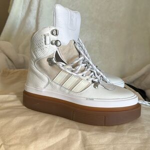 Adidas Ivy Park Beyoncé Sleek Women’s Boots- White Size 6.5